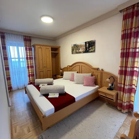 Weingut Giessauf-nell Homestay szállás *