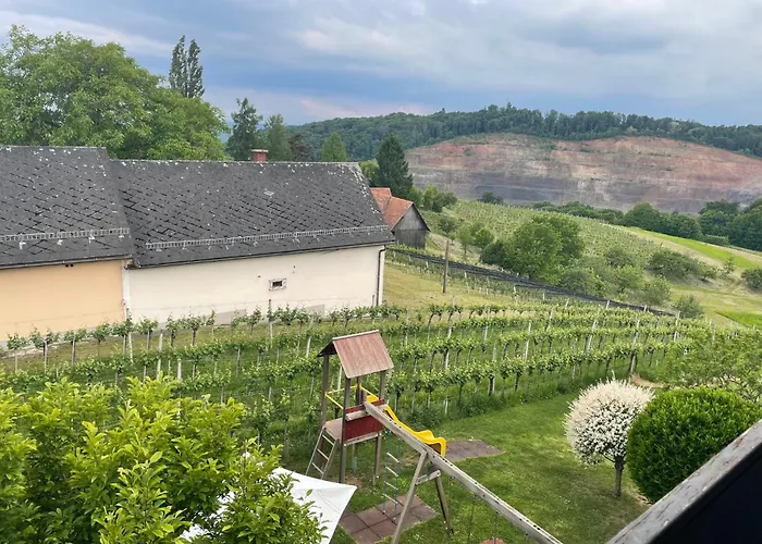 Weingut Giessauf-nell Проживание в семье Клёх
